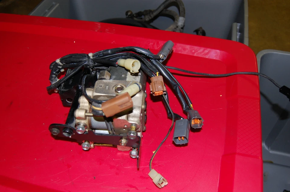 Kawasaki GPZ1100 1996 módulo de unidad de bomba ABS 16082-1141 Foto 4 de 4