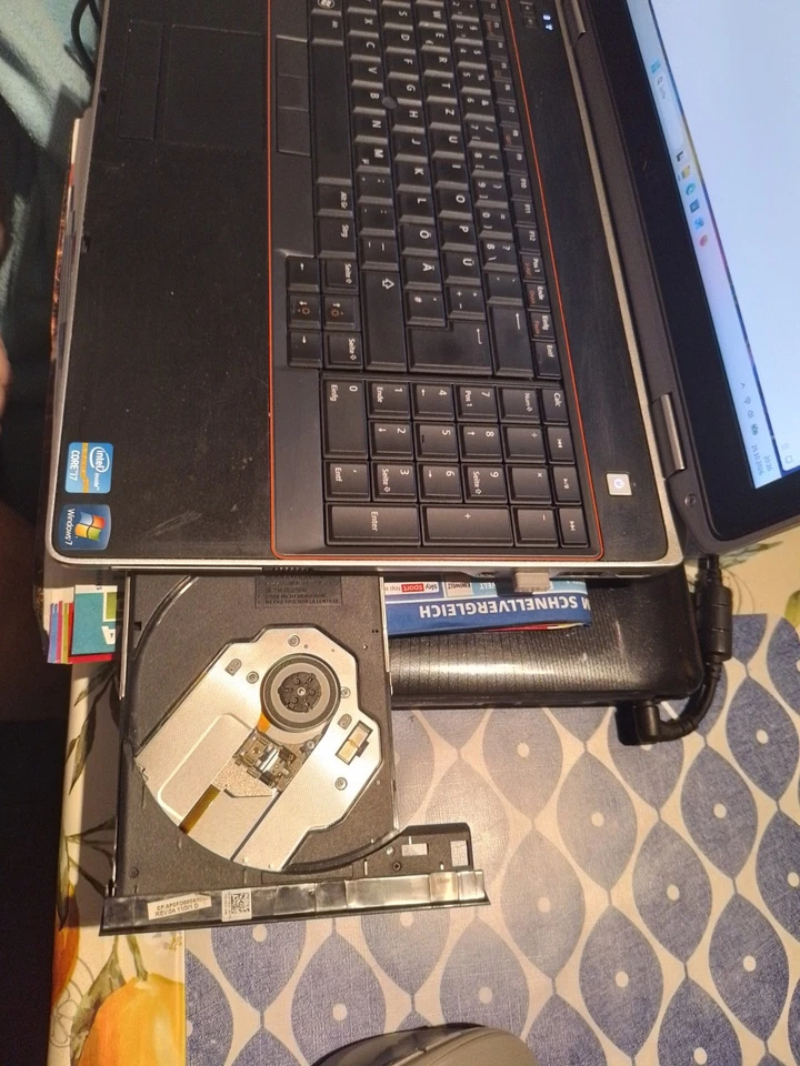 Dell Latitude E6520 · i7-2620M · 16GB · 477GB, Foto 2 von 5
