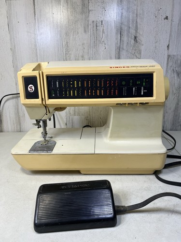 Singer Touch-Tronic 2010 Memory Sewing Machine With Foot Pedal Tested READ - Picture 2 of 24