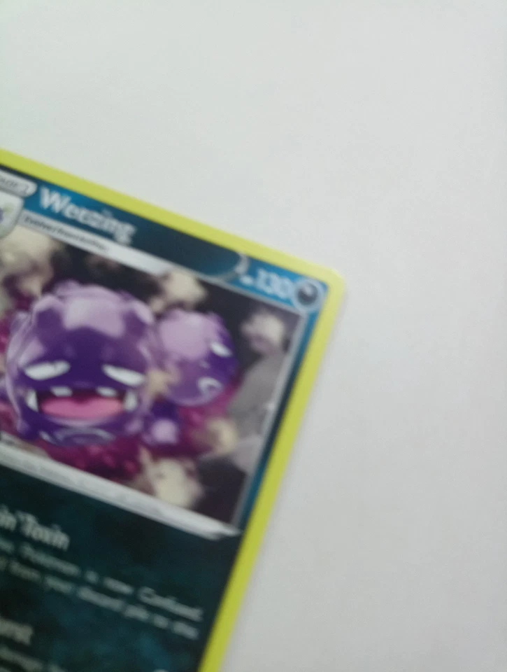 Weezing 095/198 Swsh06: Sword & Shield - Chilling Reign Regular - Image 3 of 4