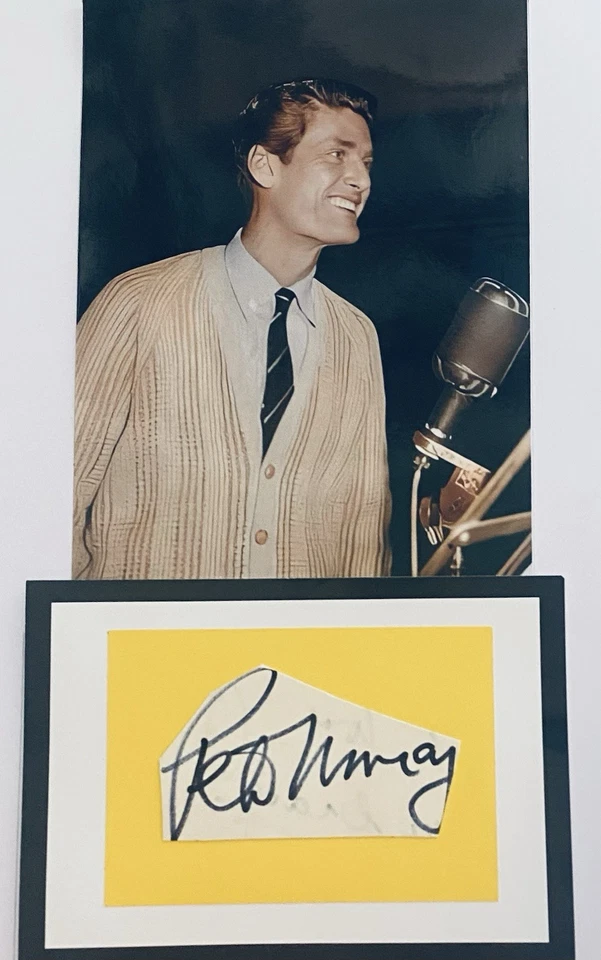 Pete Murray English TV & Radio Broadcaster, Original 10 x 8 Signature Piece - Image 1 of 1