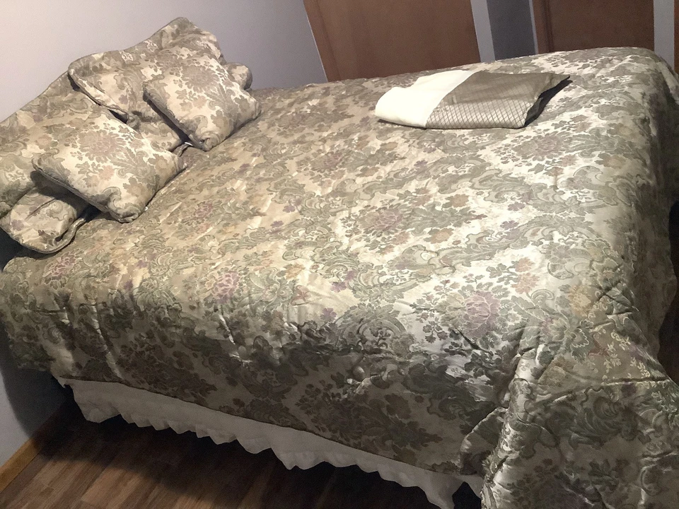 Juego de edredón Croscill Windsor dorado floral brocado reina 6 piezas Foto 2 de 4