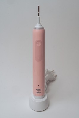 Oral-B Pro 3 3000 Pink Elektrische Zahnbürste Handstück + Oral-B Ladestation