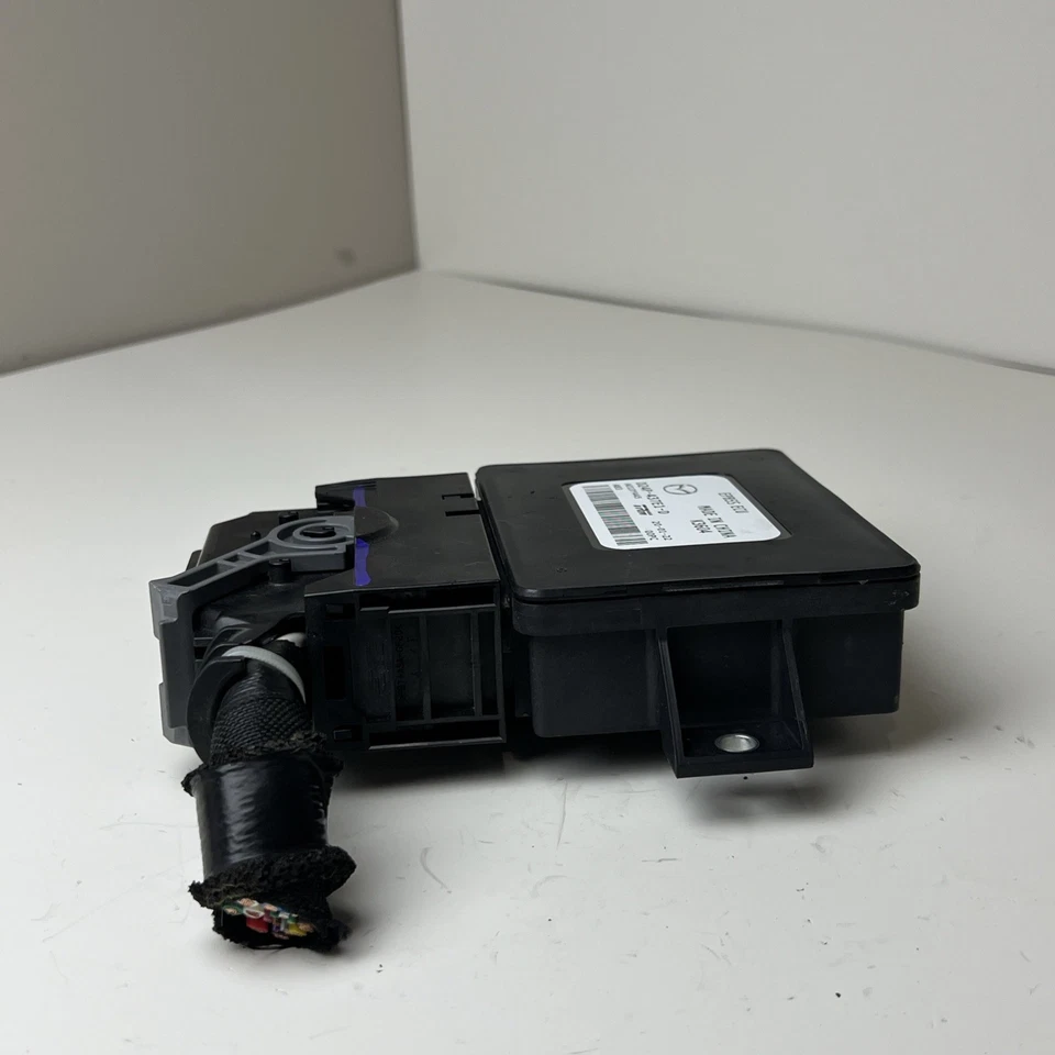 Módulo de freno de estacionamiento Mazda CX-3 2022 D24P-437E1-D OEM Foto 3 de 4