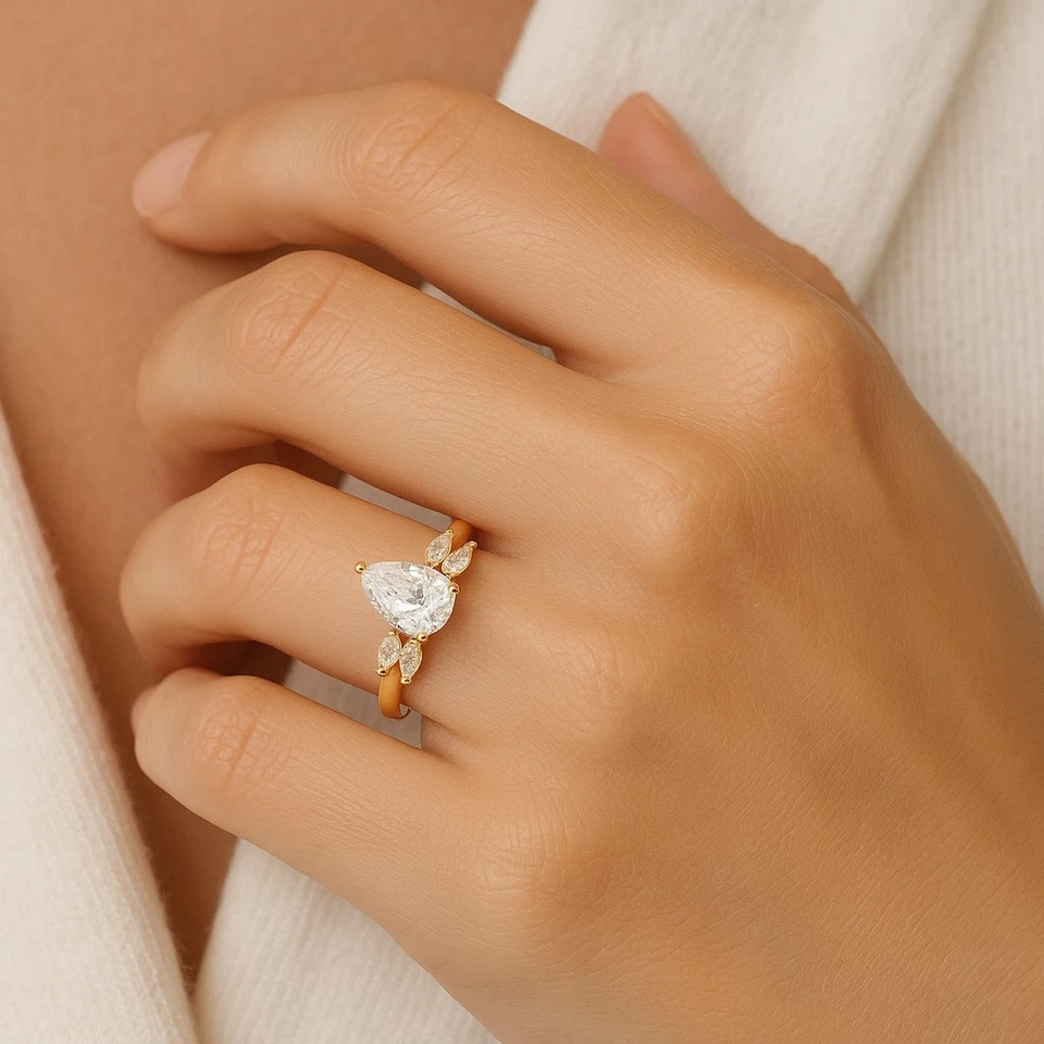 Anello di fidanzamento con diamanti creati in laboratorio a forma di pera 2 c... - Immagine 2 di 2