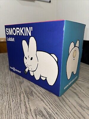Smorkin' Labbit Frank Kozik X Kidrobot 10 Smorkin' Labbit Frank Kozik X Kidrobot 10