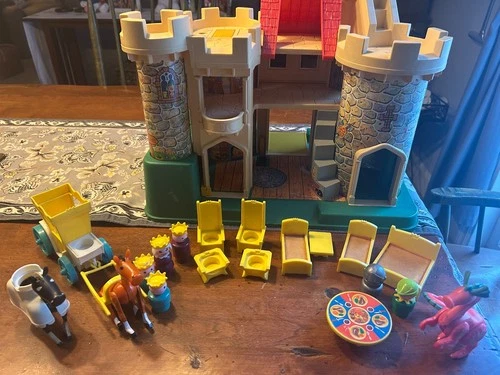 VINTAGE Fisher Price Little People Castle 1974 #993 Dragon Knight Figures + more