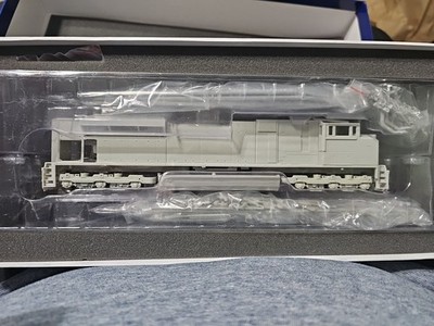 athearn genesis ho locomotive SD70ACe Undecorated G68602 W/sound Plus CSX DECALS