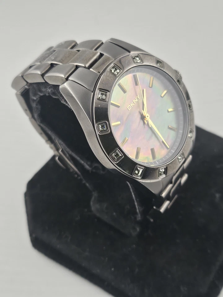 DKNY Ladies Quartz Watch Gunmetal Pewter NY-8662 New Battery Runs Small Wrist - Image 3 of 4