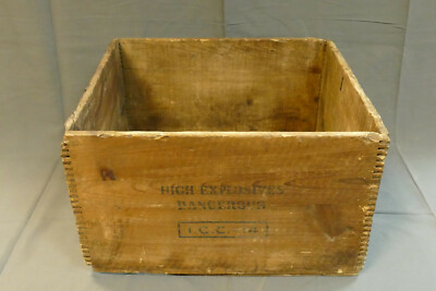 Vintage Wood Dovetail 50lb Explosives Crate Box Dupont Dynamite