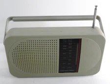 Vintage Soundesign AM/FM #2204 SGY Portable Radio lightweight antenna intact