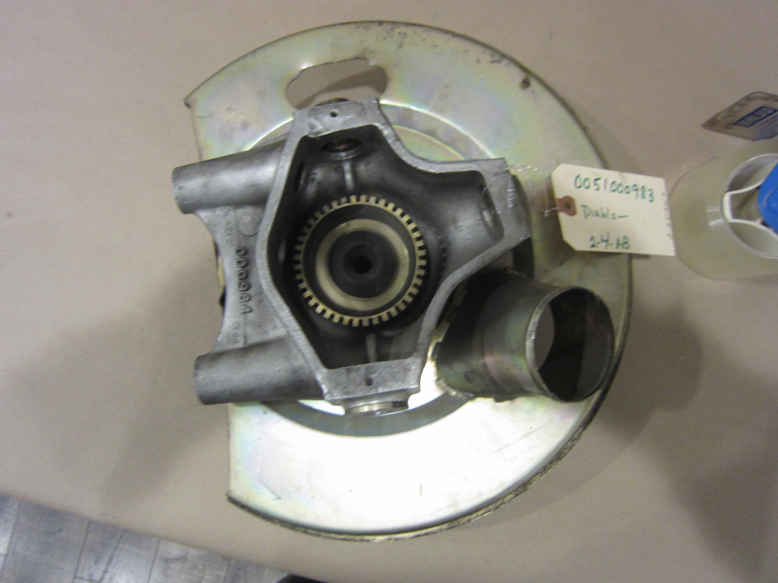 Lamborghini Diablo - RH Front Hub Housing With Hub And Bearing-Part# 0051000984