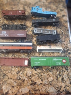 lot 10 train different  pieces , Mixed Lot