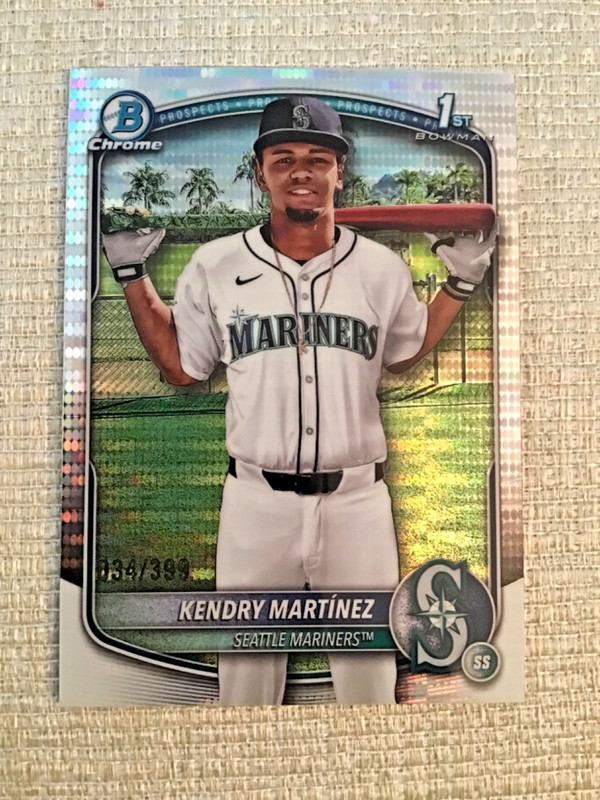 Kendry Martinez  2025 1st Bowman Chrome  #34/399 Pulsar Refractor - Mariners