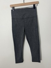 Athleta Ultimate Stash Pocket Capri Leggings Size XS Gray