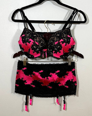 Victoria s Secret Black & Hot Pink Lace Bra + Garter Set 36D / L Valentines