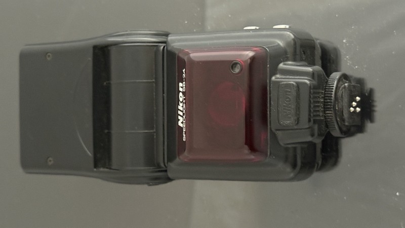 Nikon Speedlight SB-24 Shoe Mount Flash for  Nikon with Leather Case