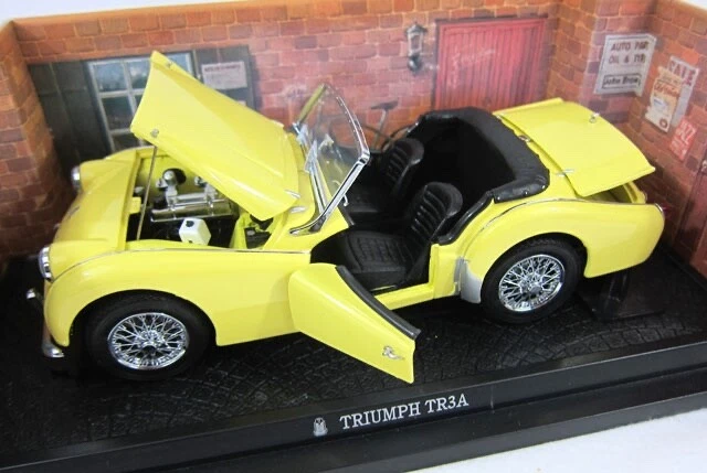 TRIUMPH TR3A - YELLOW - KYOSHO 1:18 SCALE DIE-CAST CAR SERIES - IN ORIGINAL BOX - Image 3 of 4