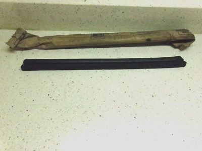 NOS 1959-1960 Chevrolet Convertible Right Rear 1/4 Window Weatherstrip 4762954