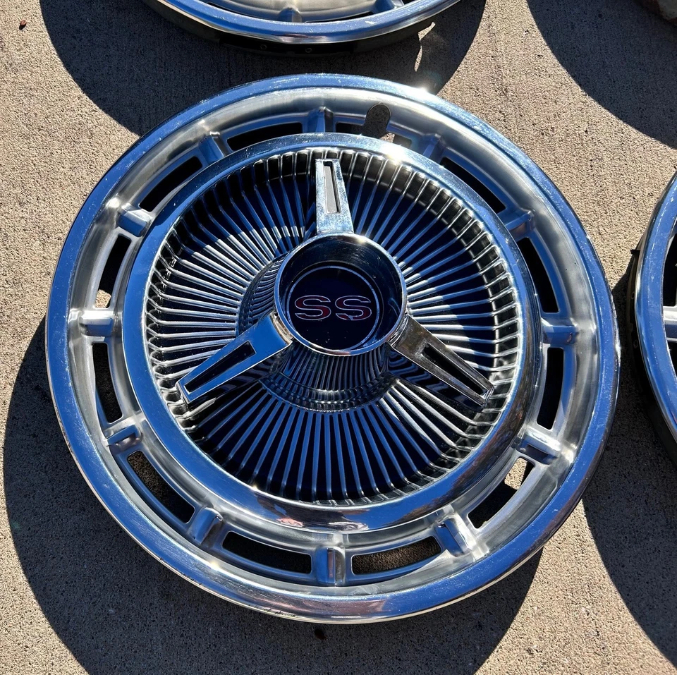 1965 1966 1967 Chevy Impala Nova SS TAPACUBOS LLANTA RUEDA GIRATORIA 14" JUEGO DE 4 Foto 2 de 4