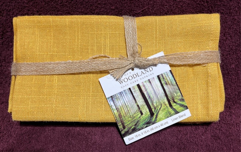 WOODLAND  NAPKINS (4) 18 x 18  NATURAL LINEN BLEND - NWT