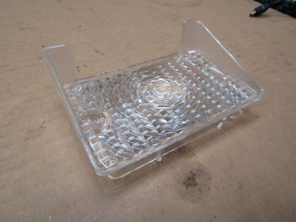 Chevrolet Chevy Nova 1970 luz de estacionamiento delantera transparente 5962268 usada OEM Foto 4 de 4