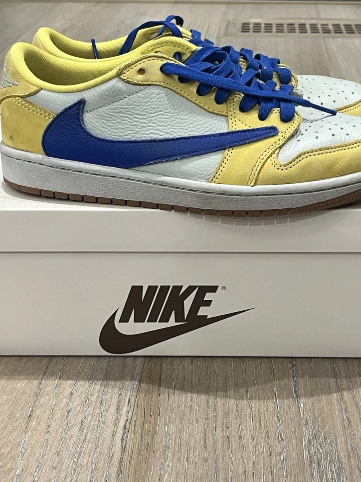 Travis Scott Canary Women's Sneakers Size 9.5W/8M (Used With New Box) - Image 2 of 4