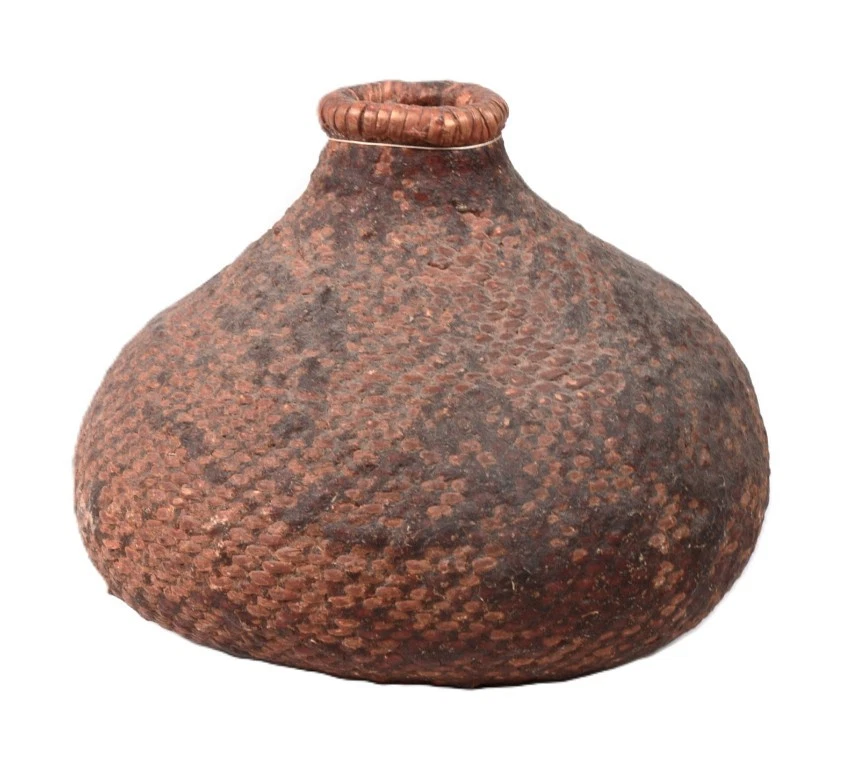 Cesta de agua Paiute Pitch aprox. 1890 Talla 4.875" H x 6" D + 1.5" D Apertura Foto 3 de 4