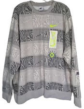 Nike Medium Sportswear Club Fleece Trippy Safari Crew Sweatshirt Gray Funky