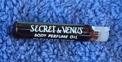 VINTAGE VIAL SECRET & VENUS BY HUILE BODY OIL PARFUMEE WEIL