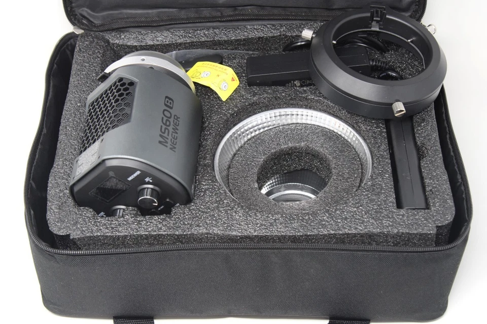 Monolight LED bicolor Neewer MS60B (prata) (LP9023552) - Imagem 2 de 3