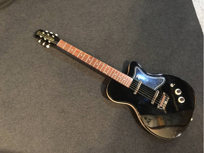 E-Gitarre Danelectro Farbe Schwarz