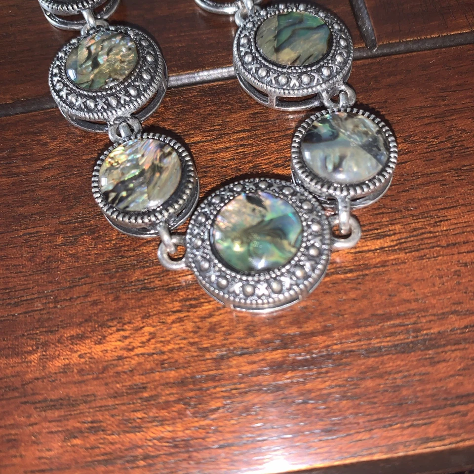 Abalone Shell Bracelet Silver Tone Toggle Clasp 22cm  Round Bezel - Image 3 of 4