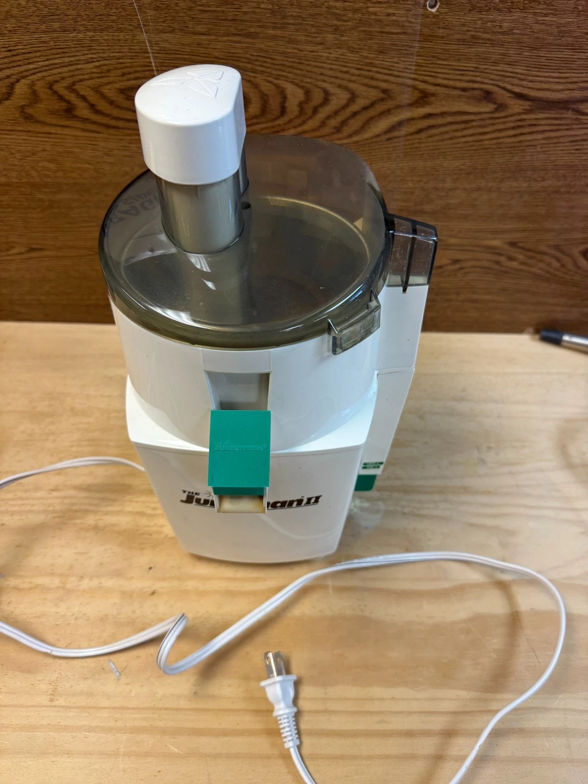 Juiceman The Classic Professional Juicer - White