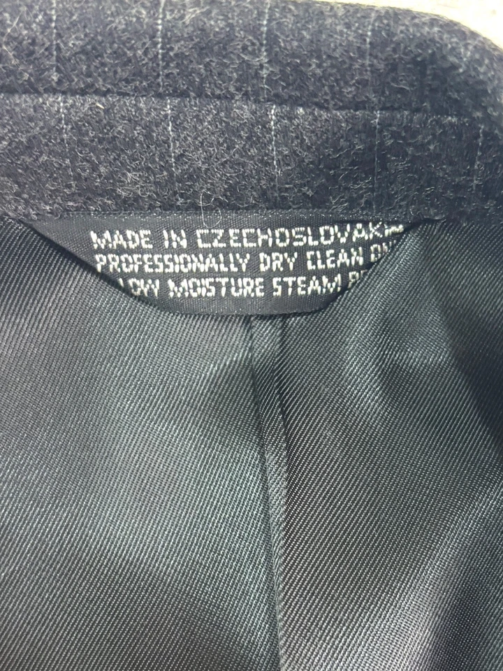 VTG 90s 100% Flannel Wool 42L 36x32 2pc Suit Charcoal Pinstripe Flat Front Mens - Image 4 of 4