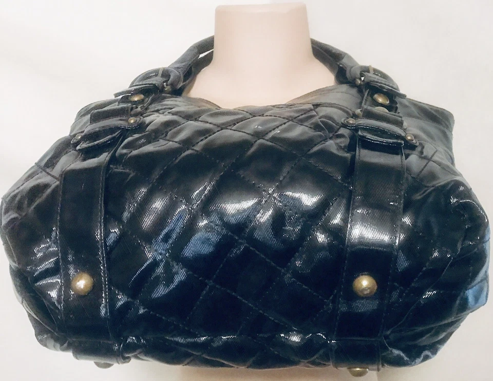 Maxx NewYork Majestuoso Bolso Hobo Grande Negro Acolchado Vegano Imitación Patente Bolso de Mano Usado en Excelente Condición Foto 2 de 4