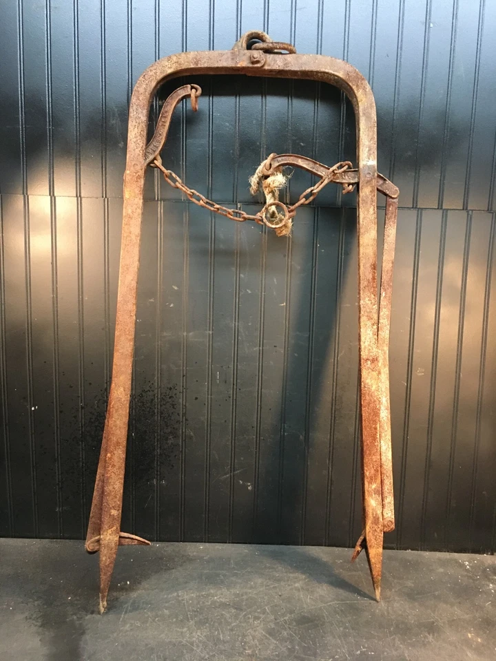 MYER cast iron Hay trolley  Metal Pulley  Harpoon lift rustic Farm Barn tool - Image 3 of 3