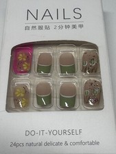 NAIL DECOR BOX OF FALSE NAILS SHORT SQUARE GREEN GLITTER TULIP PATTERN