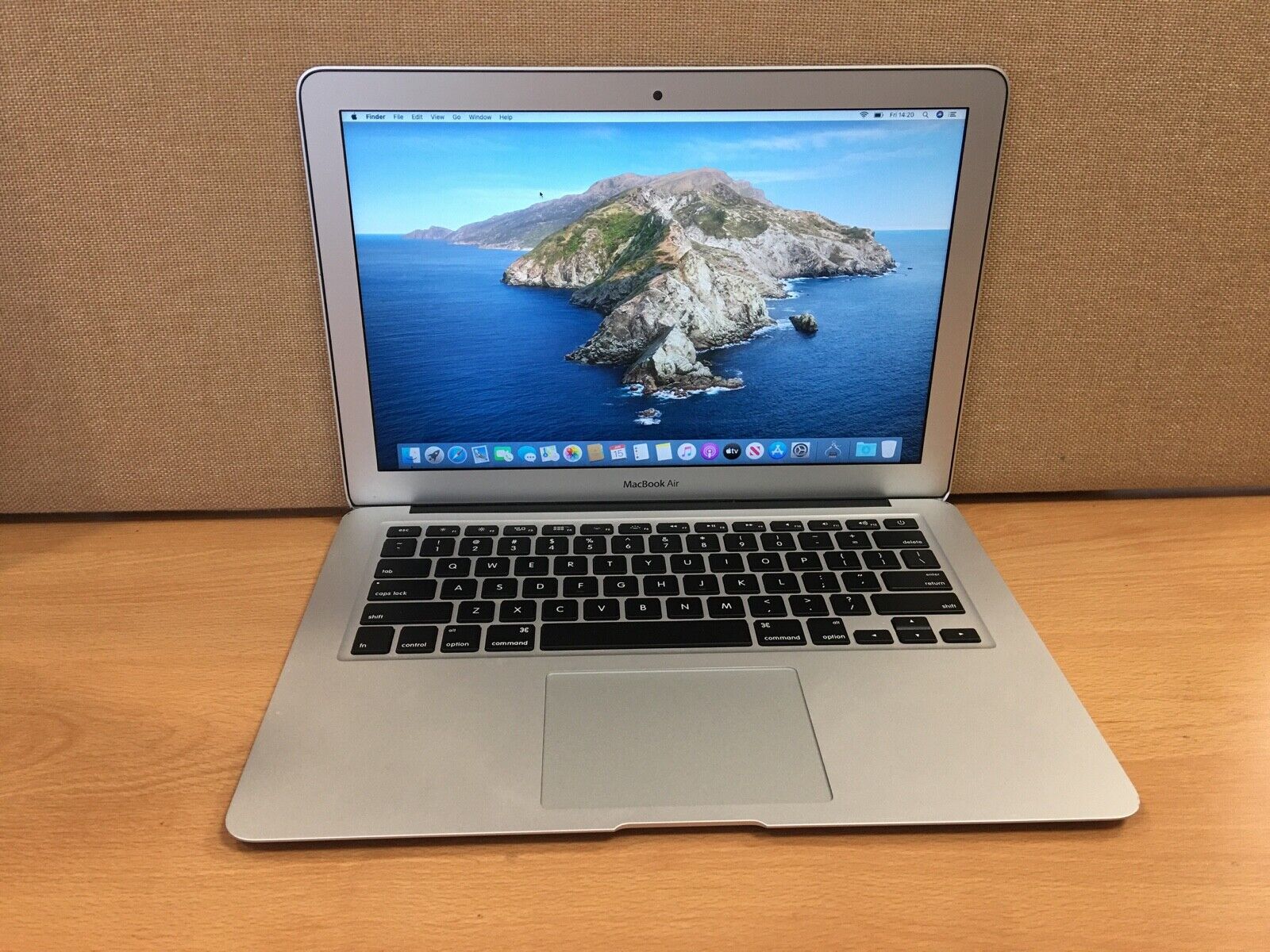 Apple MacBook Air 13'' 2.2 GHz Core i7, 8GB Ram, 128GB SSD, 2015 (A37)