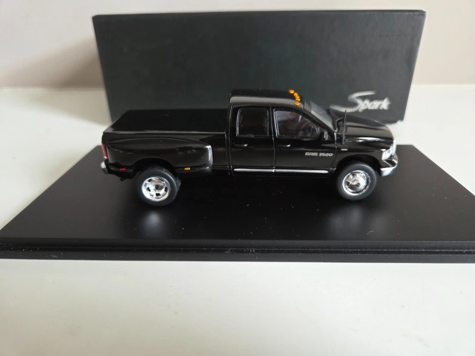 Spark 1/43 Dodge RAM 3500 - Nero - 2005 - S0869 - Immagine 3 di 4