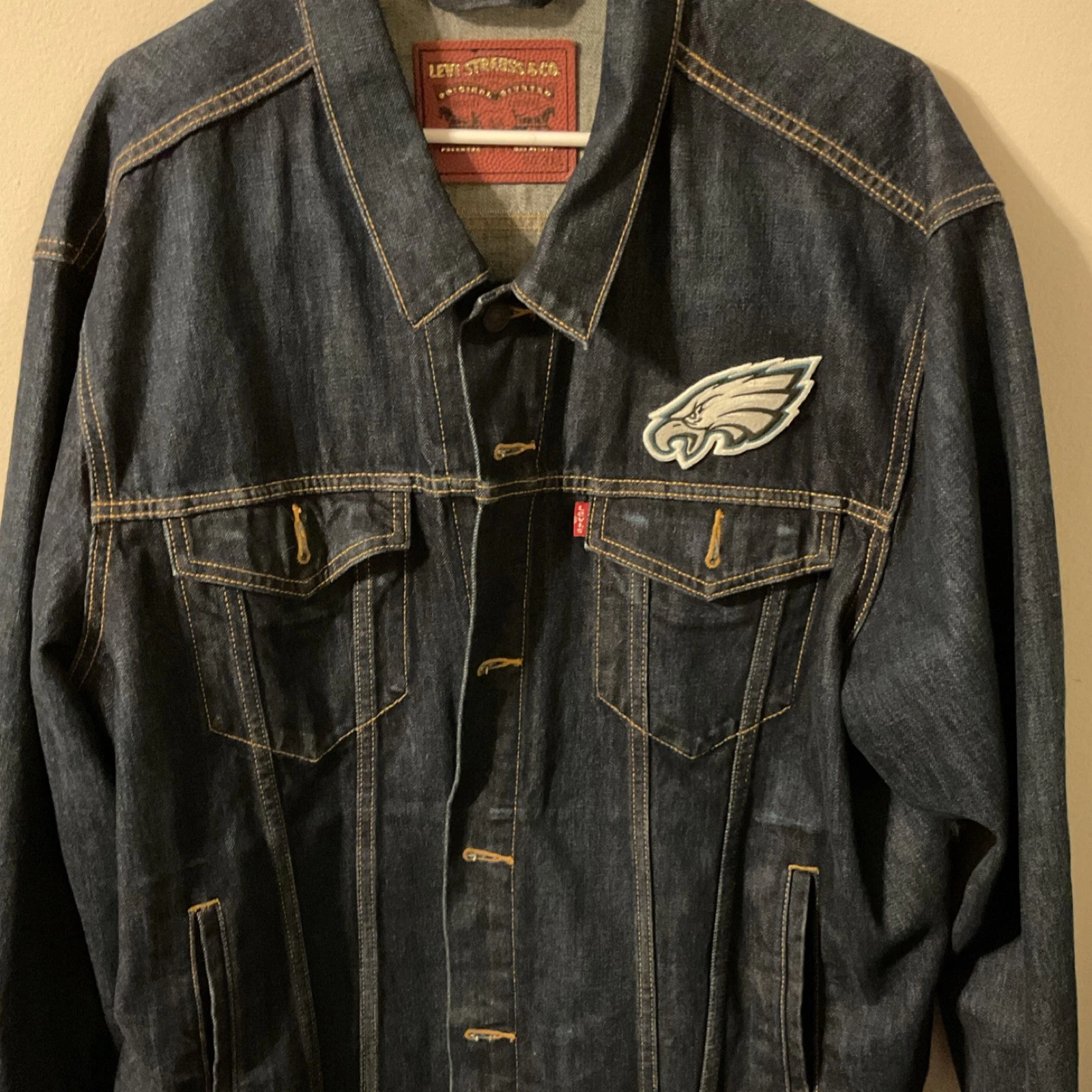 *NWOT Rare collab** Levi Strauss & Co.Denim Jacket Phila Eagles embroidered