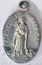 VINTAGE SOUVENIR  RELIGIOUS  CHRISTIAN MEDALLION. MARTIN DE PORRES  #M15