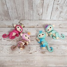 Lot of 4 FINGERLINGS 3 Working, 1 Not Pink Purple Teal Blue Glitter