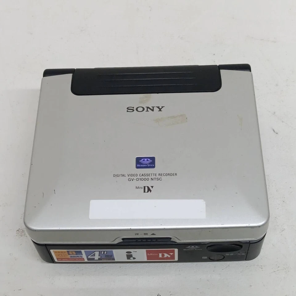 Sony GV-D1000 Digital video cassette recorder with 4-inch LCD monitor - Image 4 of 4