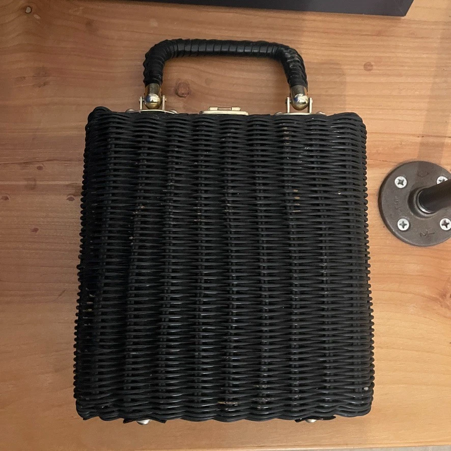 Cartera vintage hecha a mano de mimbre negro ratán asa envuelta años 60 Hong Kong Foto 3 de 4