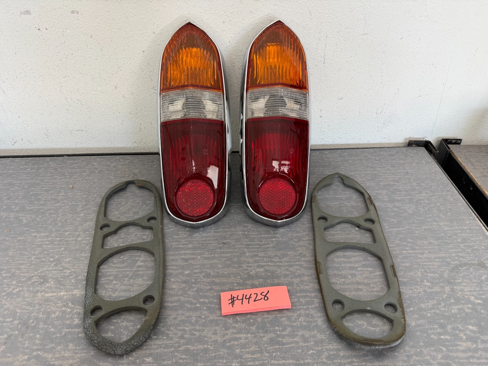 Rolls-Royce Silver Shadow 1965-1980 Tail lights Set
