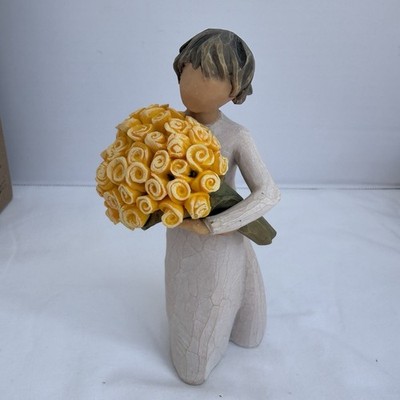 Willow Tree Susan Lordi Good Cheer Figurine Hand Painted Yellow Bouquet w/ Box