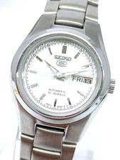 Montre automatique femme SEIKO 5 boîtier argenté cadran blanc 21 rubis...