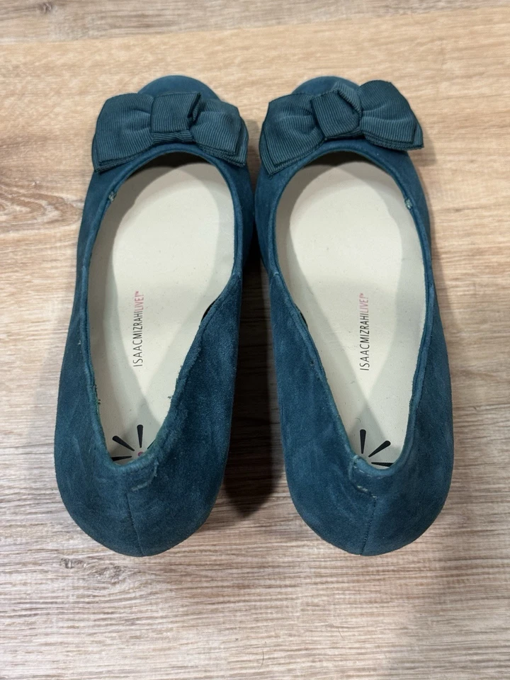 NEW Isaac Mizrahi Green Suede Wedge with Bow Size 7.5 - Image 4 of 4