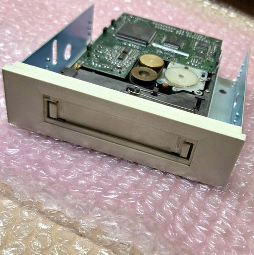 Seagate Hornet STT220000A internal IDE tape backup drive, Travan TR5, 10 to 20GB